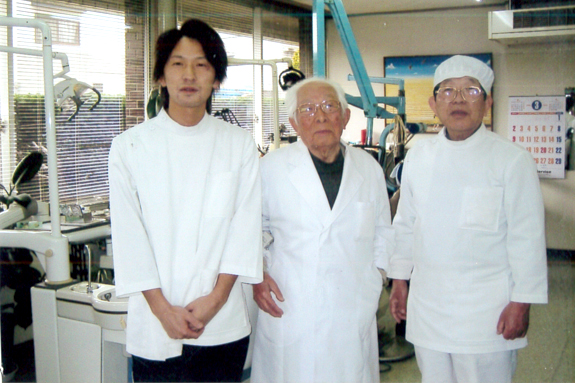 西鉄平尾駅・【松尾歯科クリニック】・診療風景